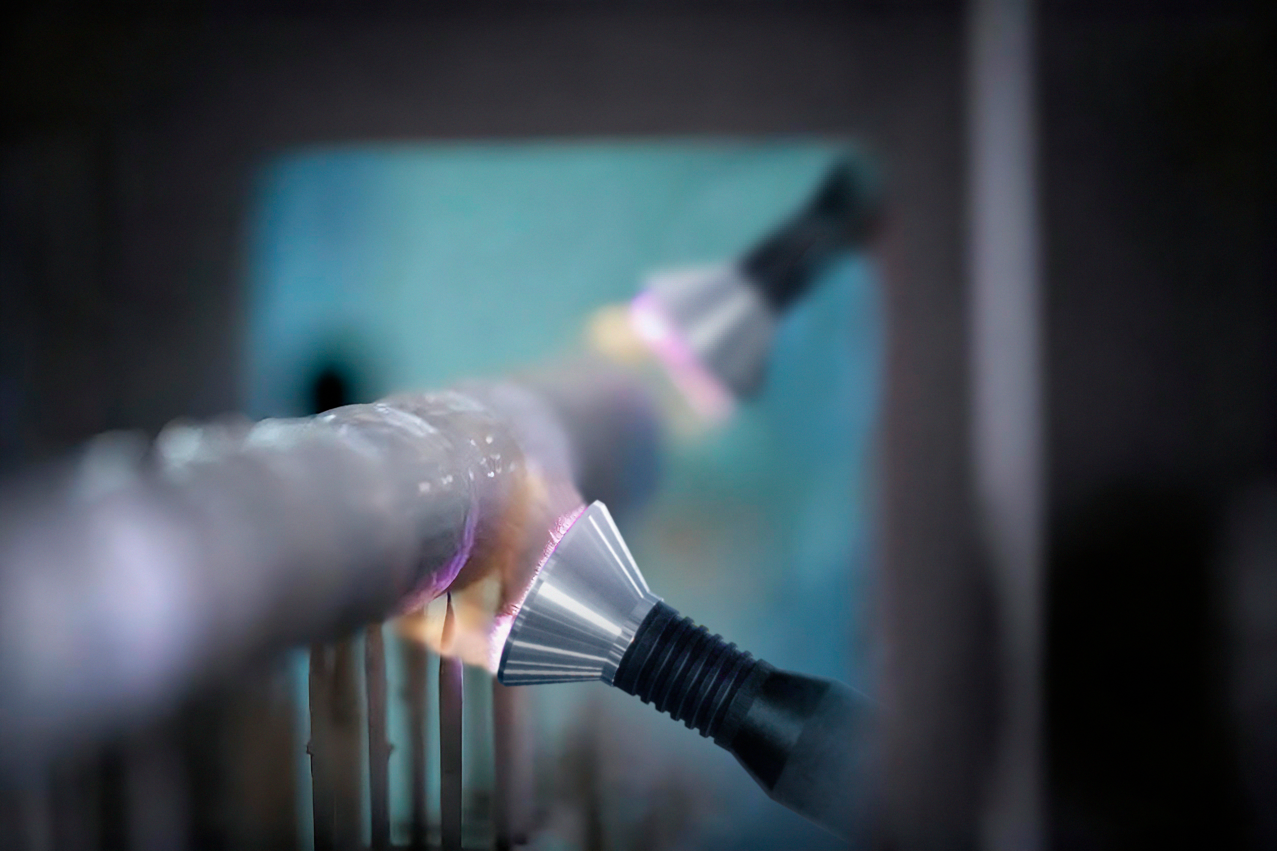 等离子表面处理技术重塑智能高尔夫球制造新纪元